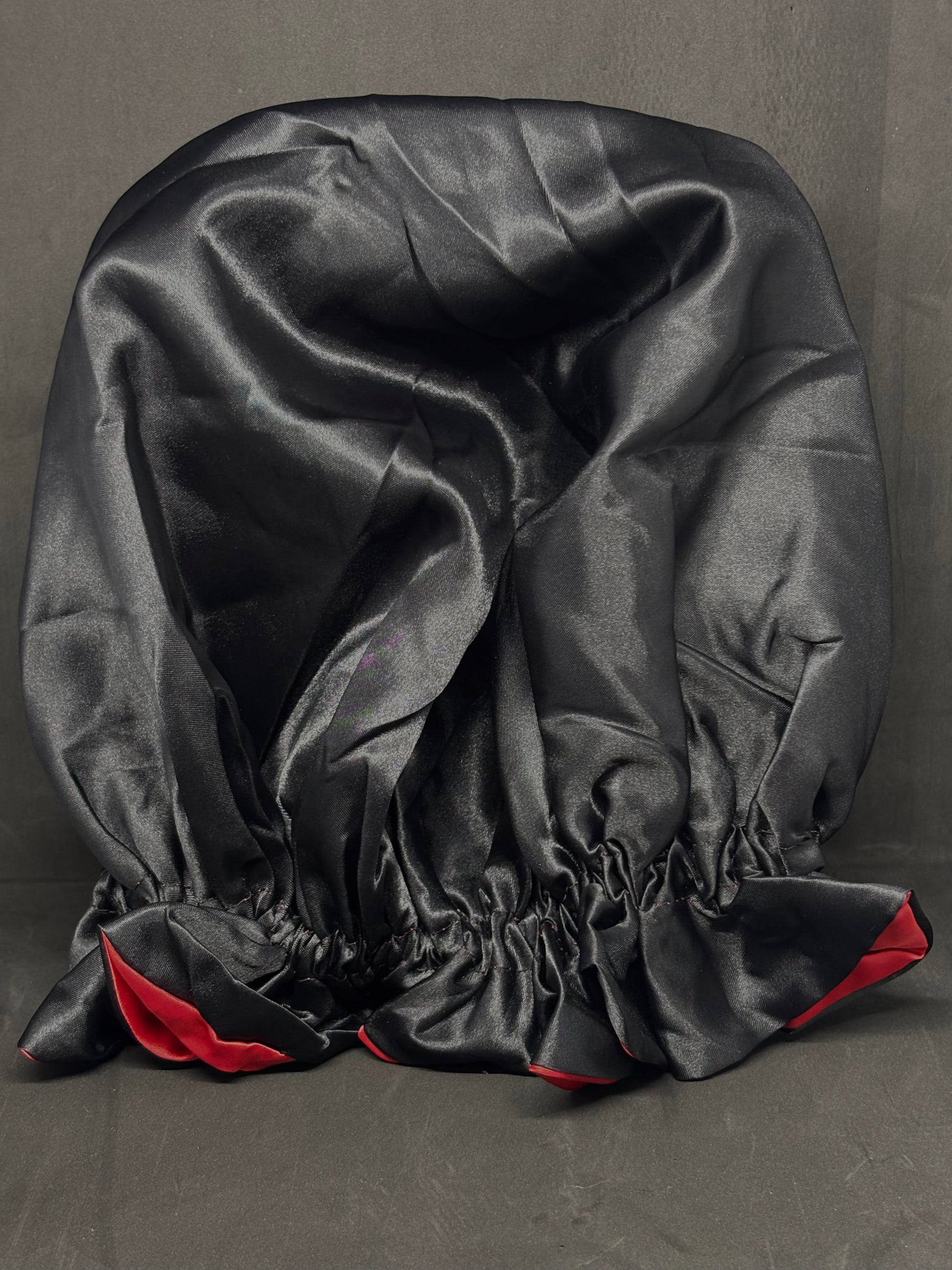 Bonnet en Satin Réversible Rouge & Noir