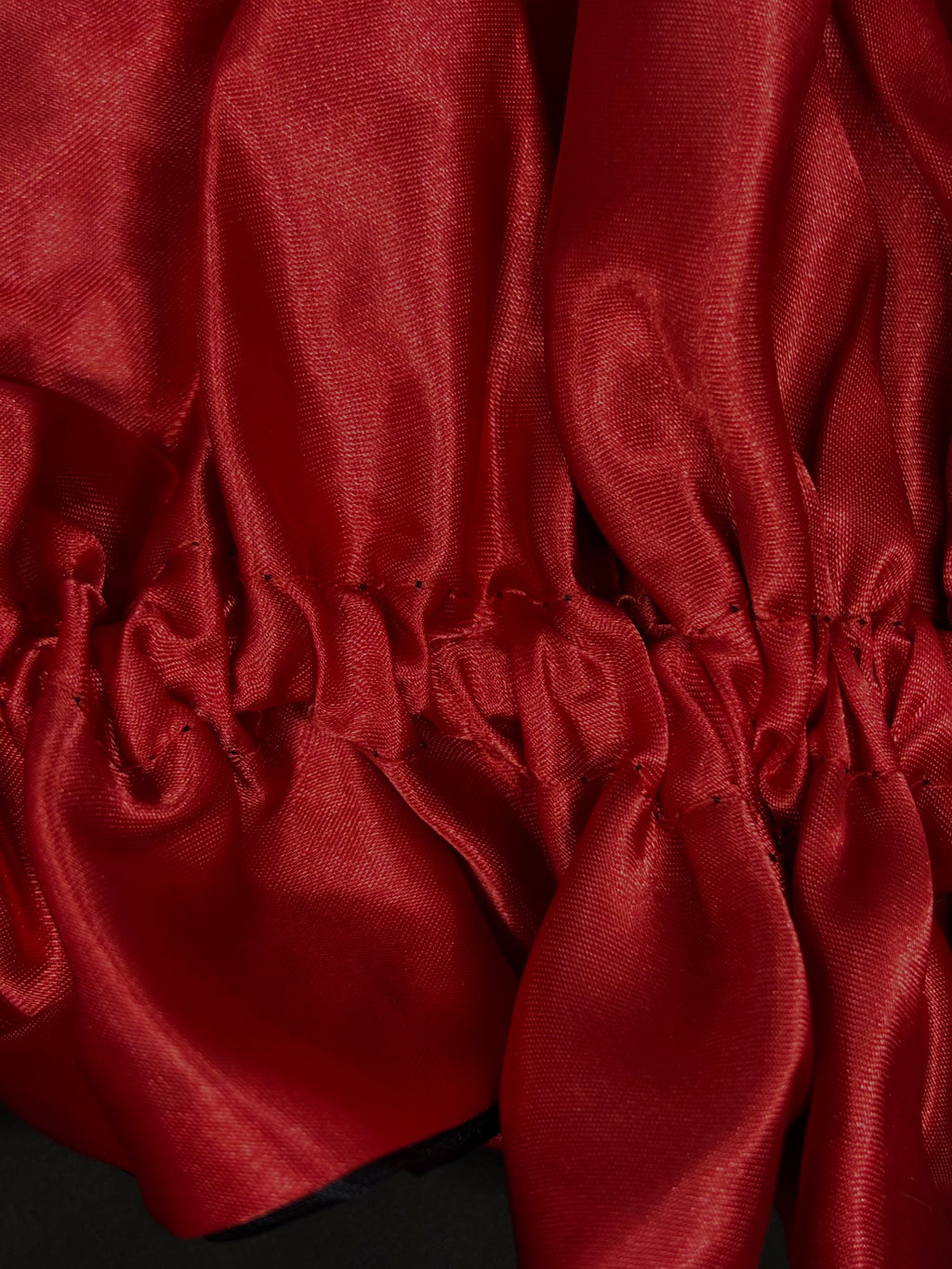 Bonnet en Satin Réversible Rouge & Noir